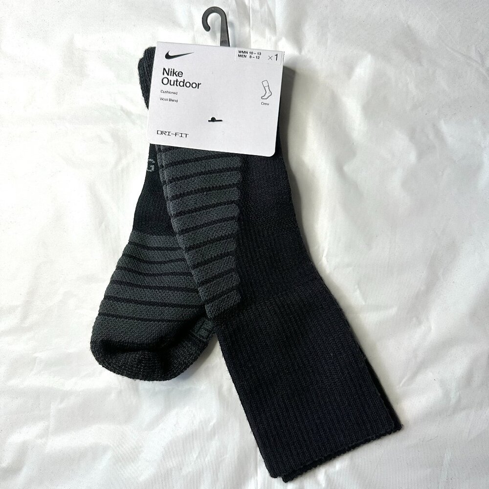 Nike 51% Wool Crew Sock 1 Pair Men's 8-12 L Athletic Outdoor Sport Cushion Black